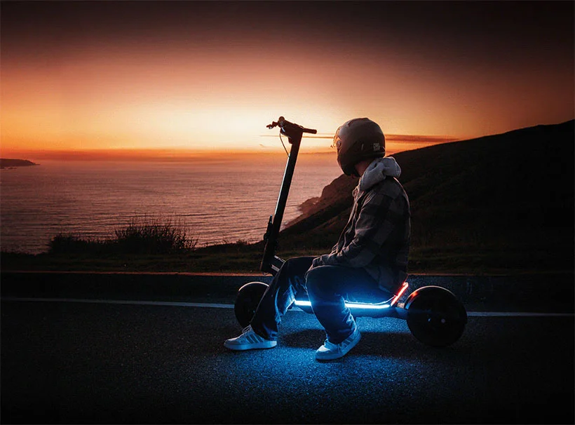 Apollo PRO Vehicle Grade e-Scooter by Iago Valiño and Eloi Pecquet